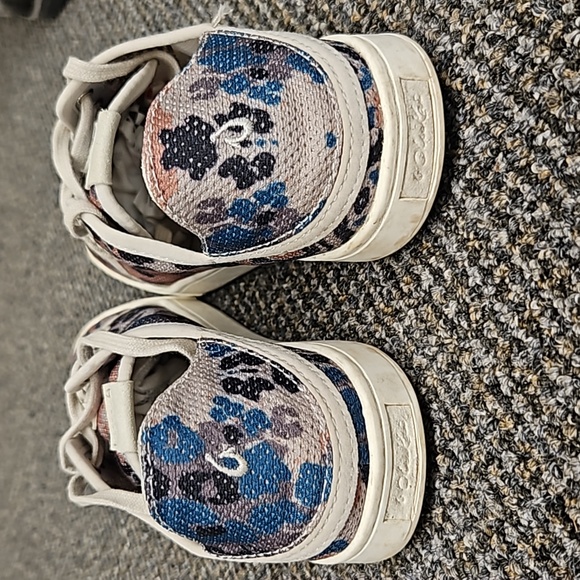 OluKai Women's Low-Top Sneakers - Tan, Blue, Black Leopard Print - Picture 4 of 7